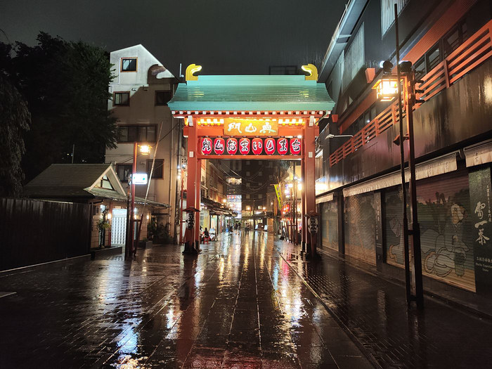 Asakusa backstreet gate in the rain at night